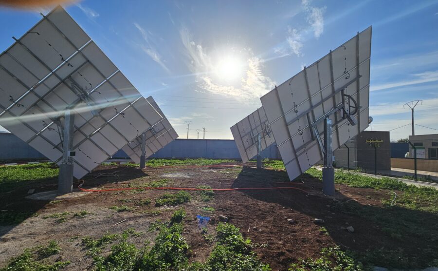 SOLUTION TRACKEUR PHOTOVOLTAÏQUE Système de Suivi Solaire Avancé